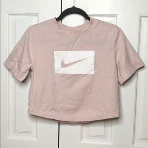 Nike top